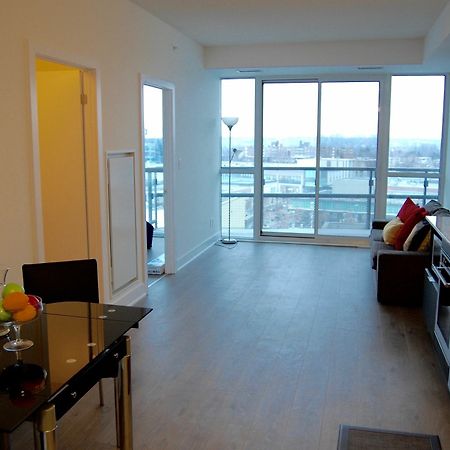 Shops At Don Mills Furnished Apartments Toronto Exterior foto